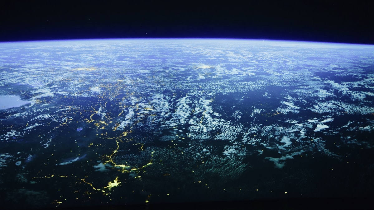 中国正通过低轨卫星星座加速构建自己的天基互联网网络。